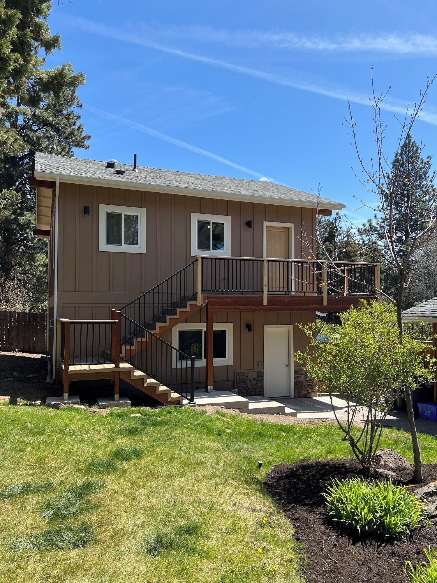 HideAway Chalet, like a Luxury Treehouse in Central Oregon, is the perfect vacation destination, peace relaxation retreat, weekend adventure for couples, close friends, or solos to get-a-way!. It is located at the foothills of Awbrey Butte, snuggled