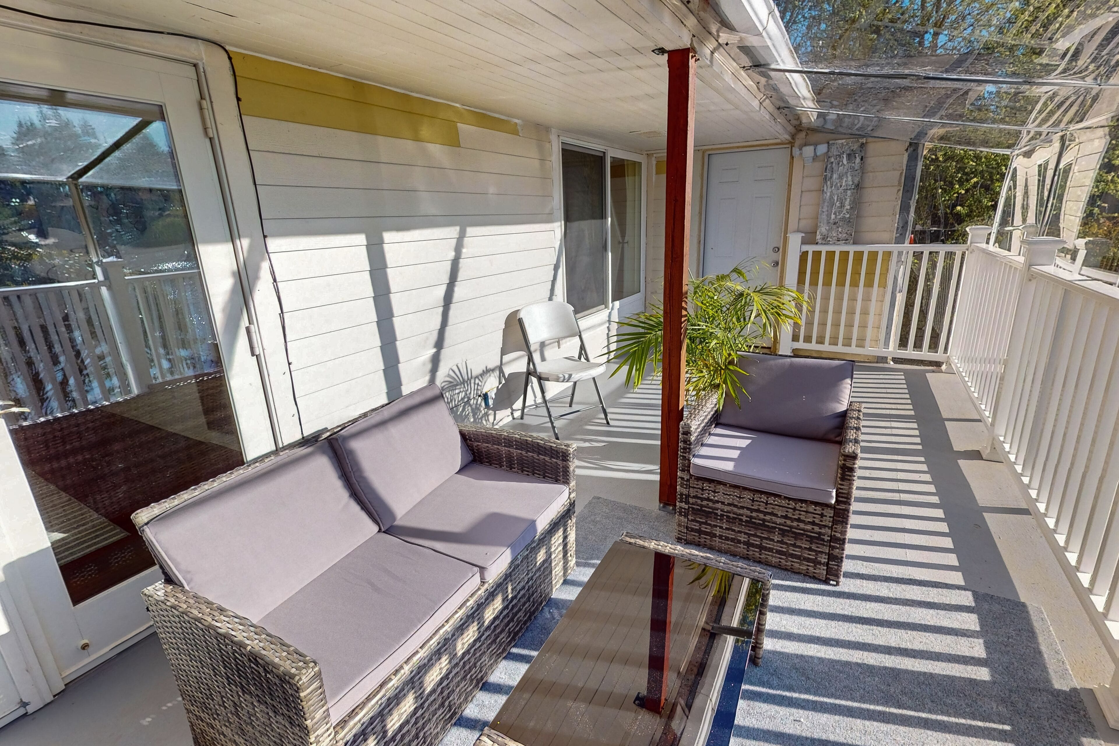 Dog-friendly lake view getaway with a full kitchen, sunroom