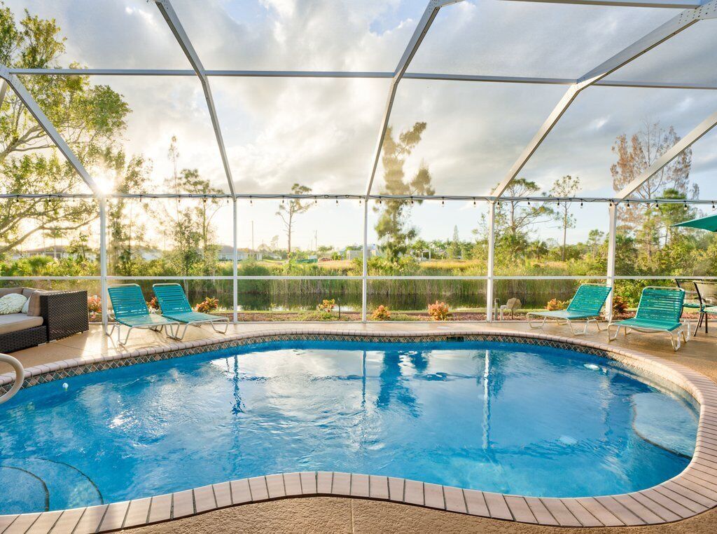 حمّام سباحة مُدفَّأ