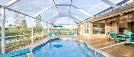 Een verwarmd zwembad