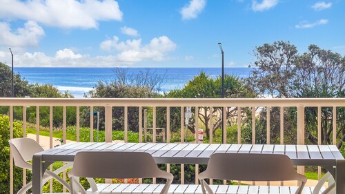 Pacific Gables 8 - Absolute Beachfront Tugun - Min. 3 Night Stays!