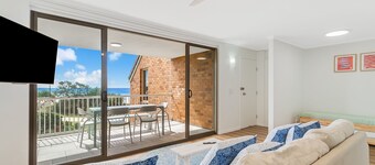 Pacific Gables 8 - Absolute Beachfront Tugun - Min. 3 Night Stays!