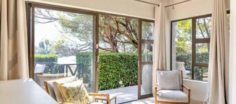 Large Pecanwood Golf Estate home with backup power