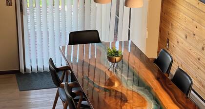 West Glacier Sleeps 4 On Golf Course W/ Golf Cart