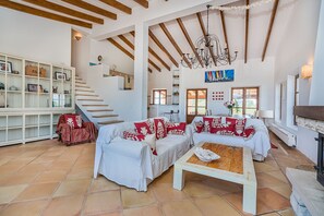 TV - Finca Puig Blanc 6 people private pool (Muro)