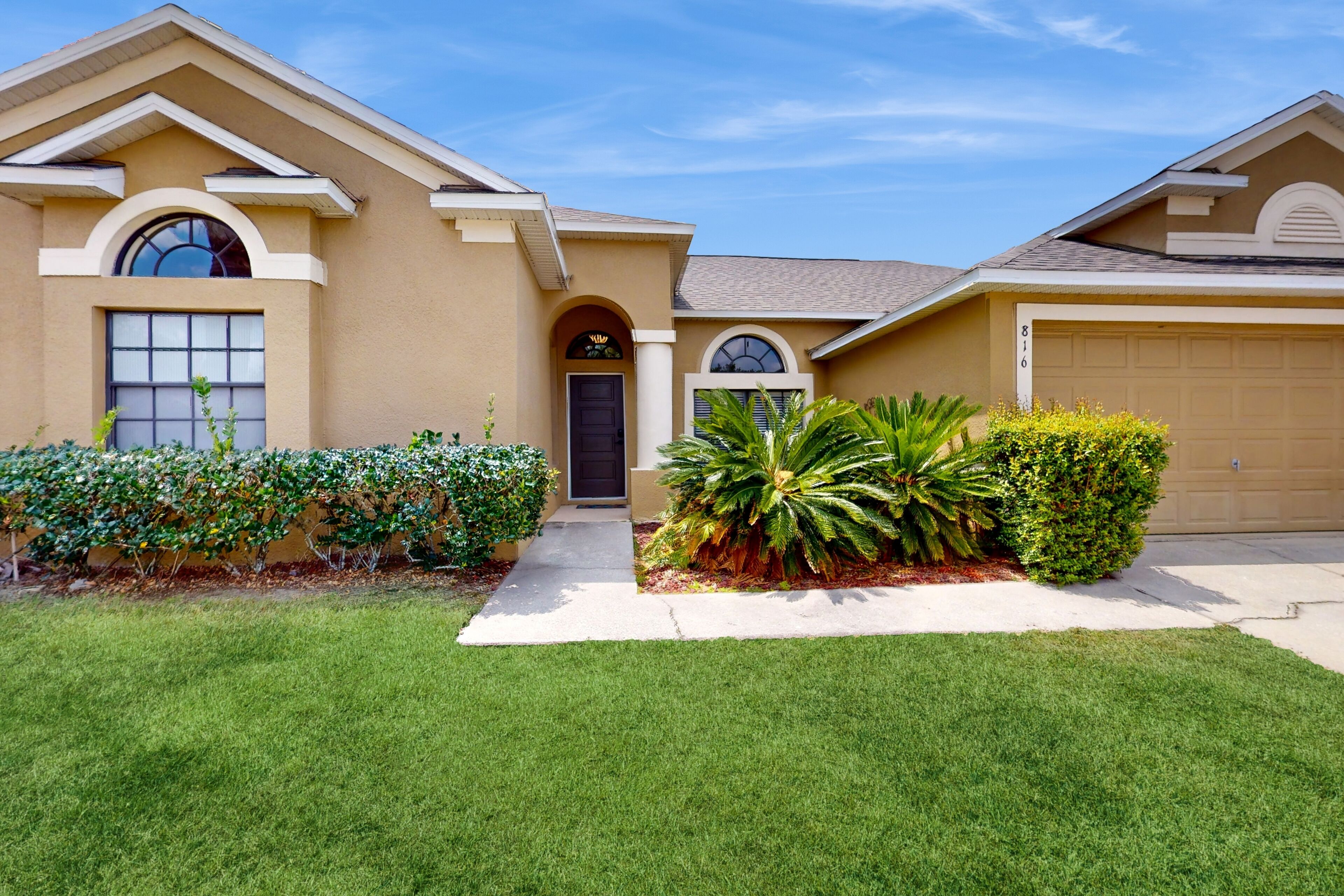 Elegant home with private pool & spa, fenced yard, lanai & themed bedrooms