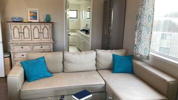 Smart TV, table tennis