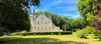 Magnifique Château Avec Piscine Dans un Parc de 3 Hectares au Cœur du Poitou
