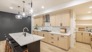 House, Multiple Beds (Snow Canyon Retreat) | Private kitchen