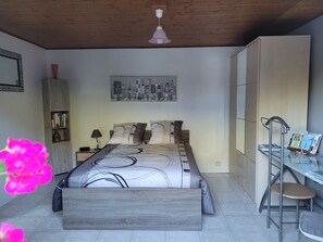 1 Schlafzimmer, Bügeleisen/Bügelbrett, kostenloses WLAN, Bettwäsche