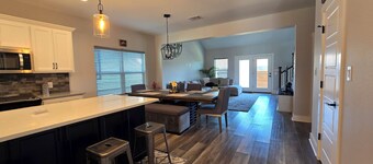 Modern retreat in Sherman