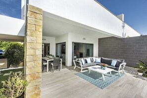 Outdoor dining - Isabella Blue (Albufeira)