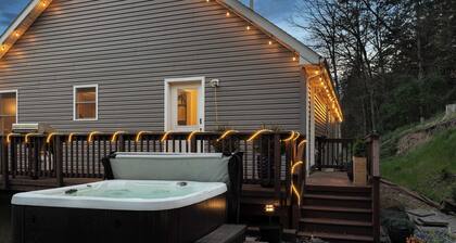 Secluded Cabin Escape • Hot Tub & Games • 13 Acres