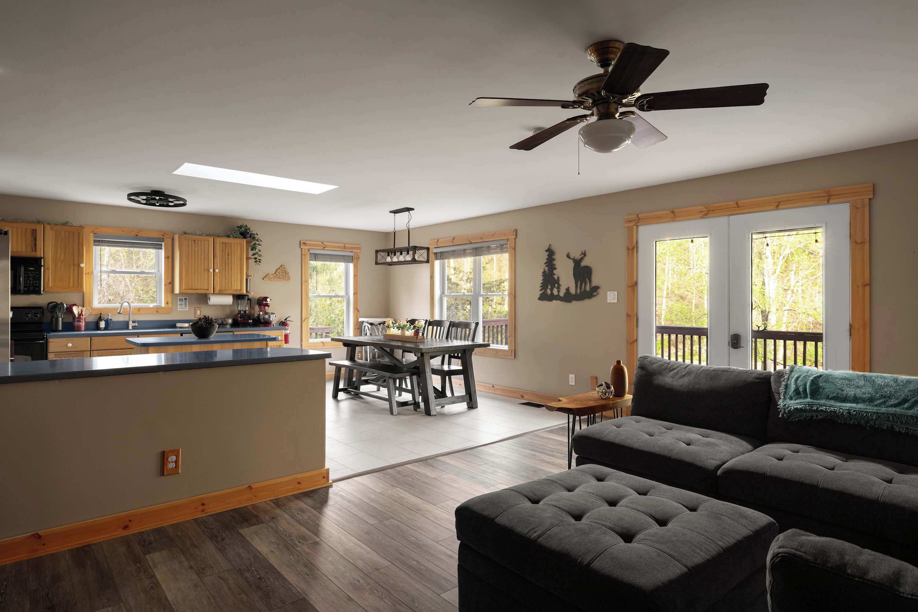 TV, fireplace, offices