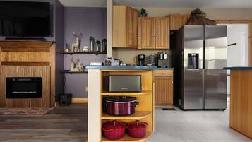 冰箱、微波炉、烤箱、炉灶