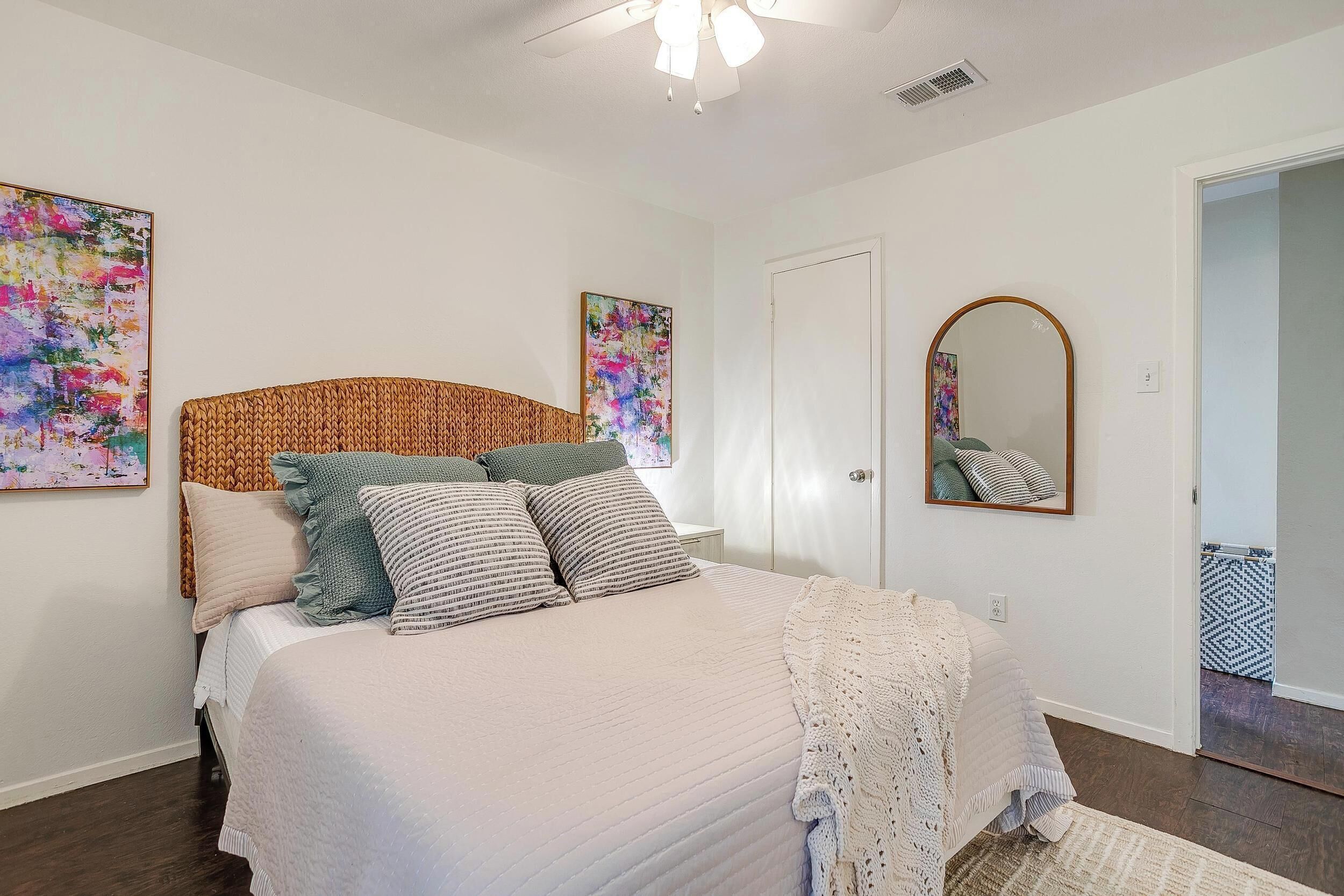 2 多间卧室、熨斗/熨衣板、免费 WiFi、床单