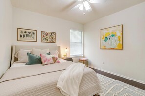 4 Schlafzimmer, Bügeleisen/Bügelbrett, kostenloses WLAN, Bettwäsche
