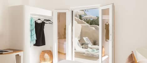 Suite Deluxe, balcon, vue jardin | Coin séjour