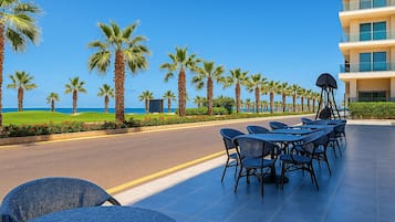 Chalet, 2 Bedrooms, Accessible, Smoking | Outdoor dining