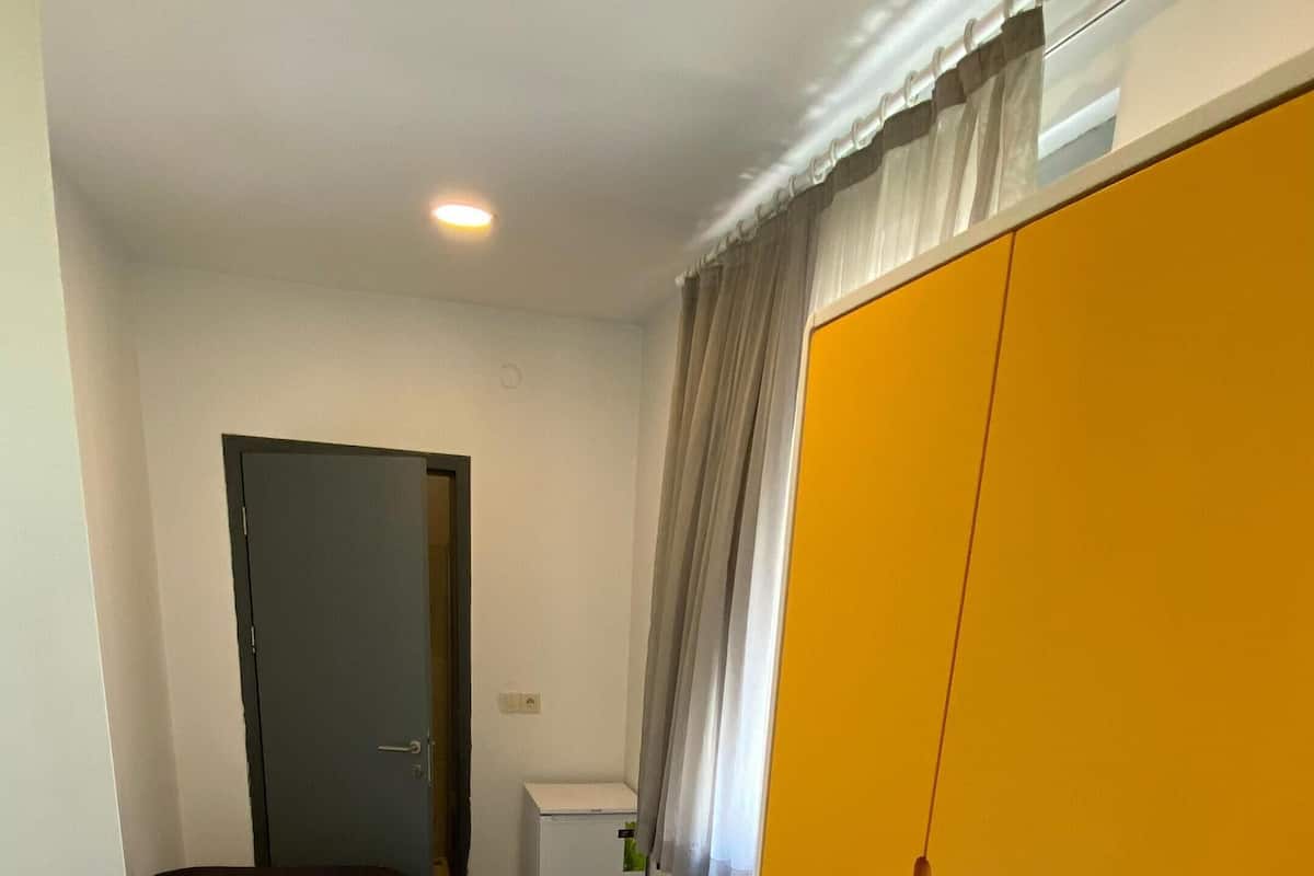 Single Room, Non Smoking, City View | 1 bedroom, in-room safe, desk, laptop workspace
