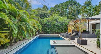 *NEW* Bali Resort Style Villa w/ Vast Pool & Spa!