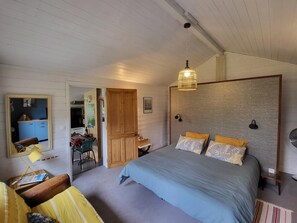 1 bedroom, iron/ironing board, travel crib, internet