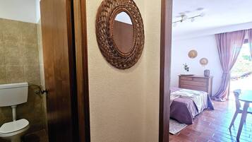 2 makuuhuonetta, silitysrauta/-lauta, internet, vuodevaatteet