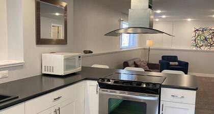 Stoneshire Obsidian Suite