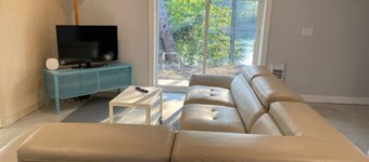 River`s Edge Scoria Suite