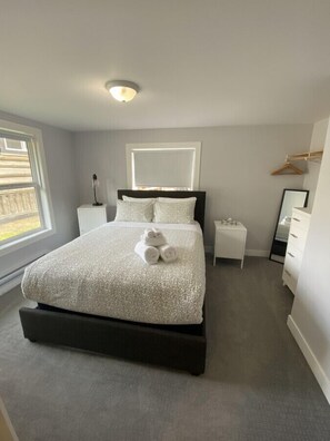 2 bedrooms, desk, free WiFi, bed sheets