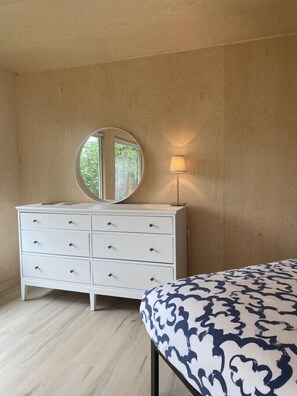 1 室のベッドルーム、WiFi (無料)、ベッドシーツ