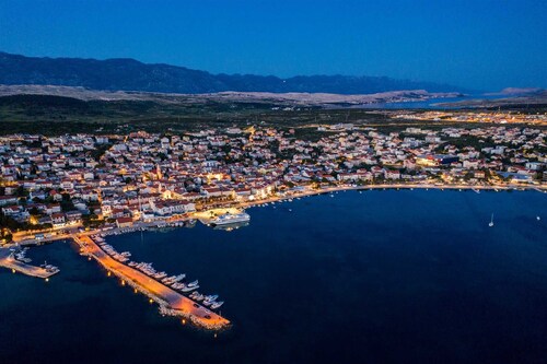 Apartment Leo with Parking, only 800m from the sea