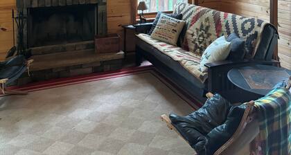 WATER FRONT Cabin on Old Mill Creek in Nunnelly