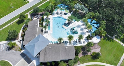 LUXE Disney Home! Priv Heated Pool/Spa, 3000ft2, 6 bed/5.5bath, Sleeps 13!