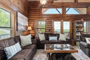 Smart TV, fireplace - Rustic Lakeview Lodge near Center Hill (Smithville)