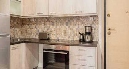 An 47 sq meters Artistic Apartment in the center of Athens