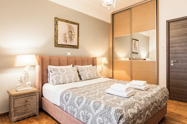 1 chambre, fer et planche à repasser, lit de bébé portatif, Wi-Fi