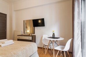 1 chambre, fer et planche à repasser, lit de bébé portatif, Wi-Fi
