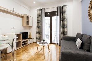 Smart TV - Elegant 47 m2 Room- Nicholas Point Apartments (ATHENS)