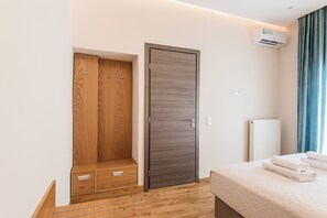 1 bedroom, iron/ironing board, travel cot, WiFi