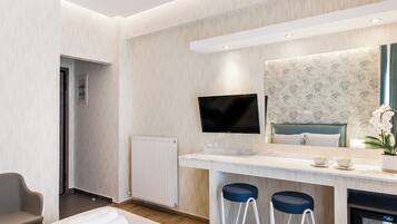 1 bedroom, iron/ironing board, travel crib, WiFi