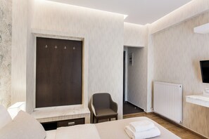 1 bedroom, iron/ironing board, travel crib, WiFi - Romantic Studio in the Heart of Athens (ATHENS)