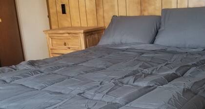 3 room 2 bath Spacious Cozy Place