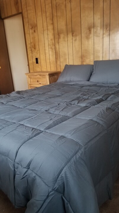 3 room 2 bath Spacious Cozy Place