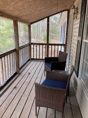 Terrace/patio - Belgrade Lakes Cottage w/ Long Pond beach access close to Augusta, Colby College (Rome)
