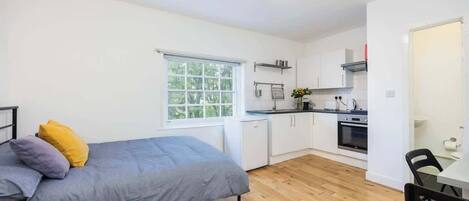 1 bedroom, iron/ironing board, WiFi, bed sheets