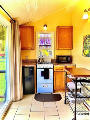 Mikrobølgeovn, ovn og kokeplater