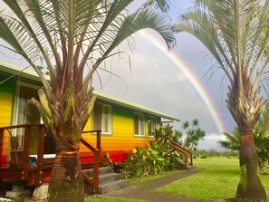 Exterior - Puna Rainforest Hotspring Retreat -Rainbow Cottage with ocean views (Pahoa)