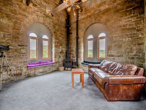 5 bedroom accommodation in Rossendale