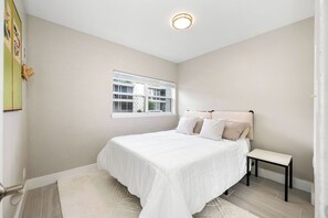 Exclusive-Apartment, Nichtraucher, Meerblick | 2 Schlafzimmer, individuell dekoriert, individuell eingerichtet